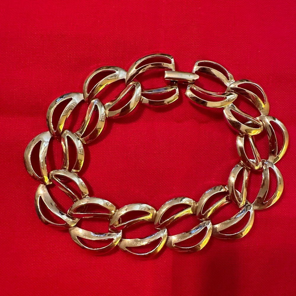 NAPIER VINTAGE gold thin bracelet